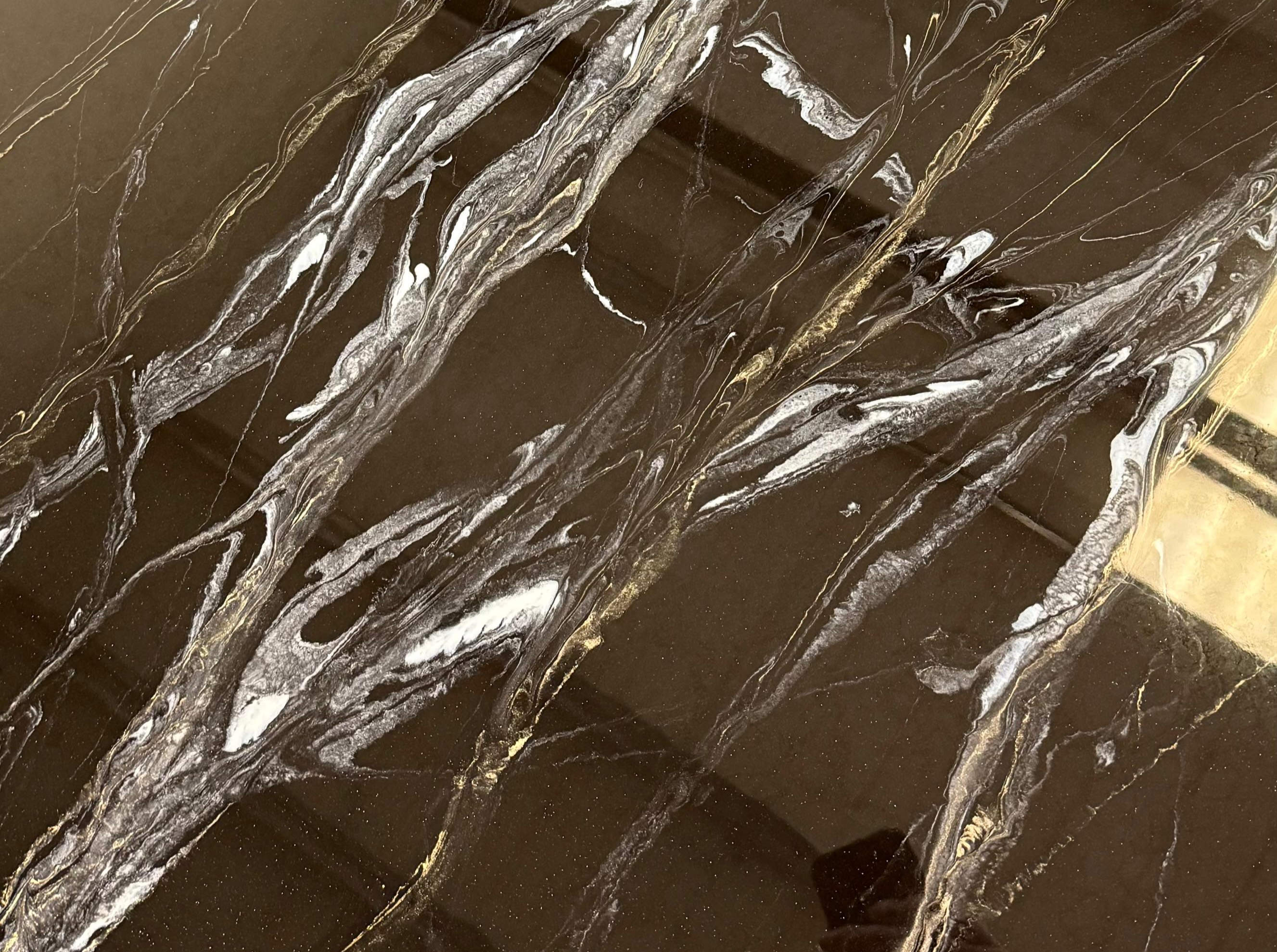 Metallic epoksīds ar marmora efektu