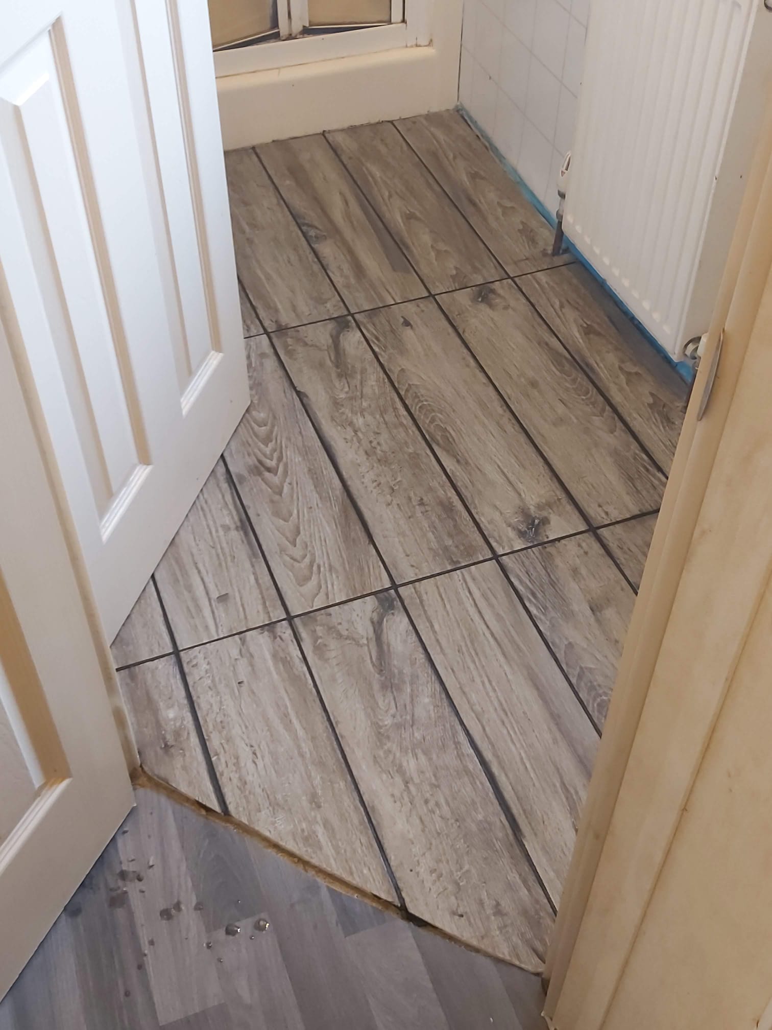 Pēc epoksīda ieklāšanas